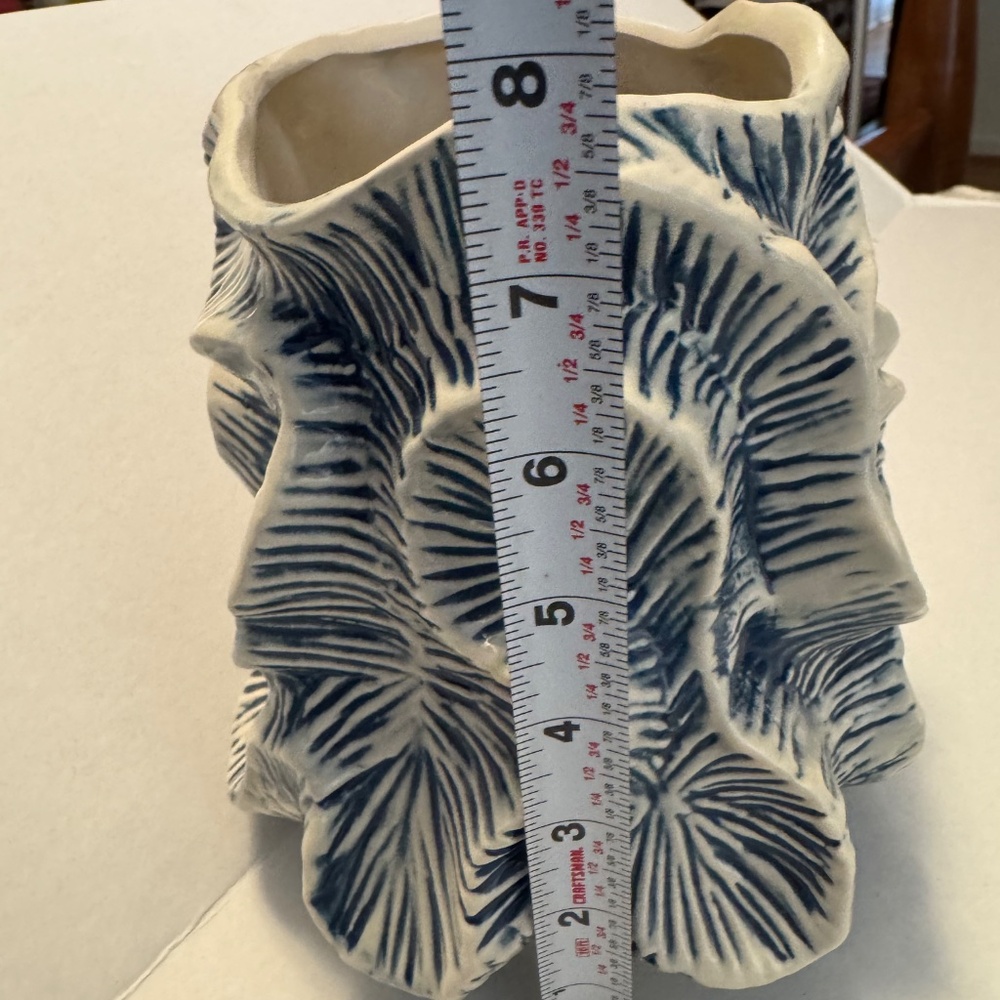 NWT Blue/white Stoneware Organic Shaped Vase - Picture 4 of 5
